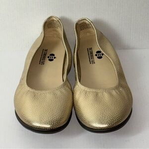 The Storehouse Flats in Gold. Size 10 EUC
